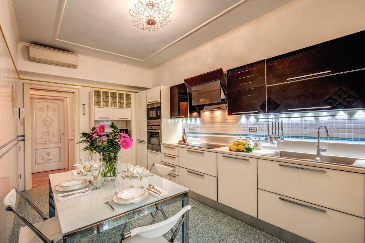 Domus Vittoria - The Luxury Quintessence Apartment Sorrento Luaran gambar