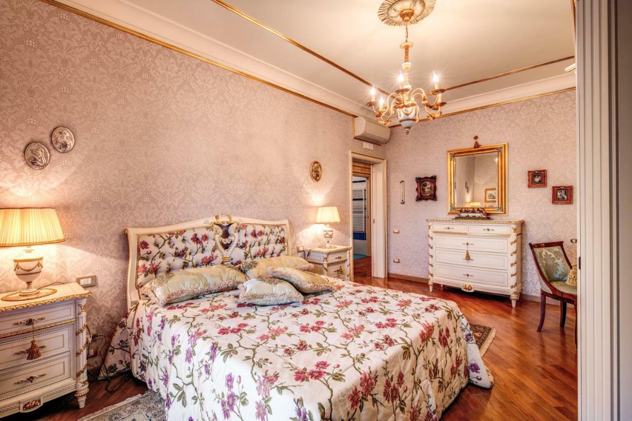 Domus Vittoria - The Luxury Quintessence Apartment Sorrento Luaran gambar