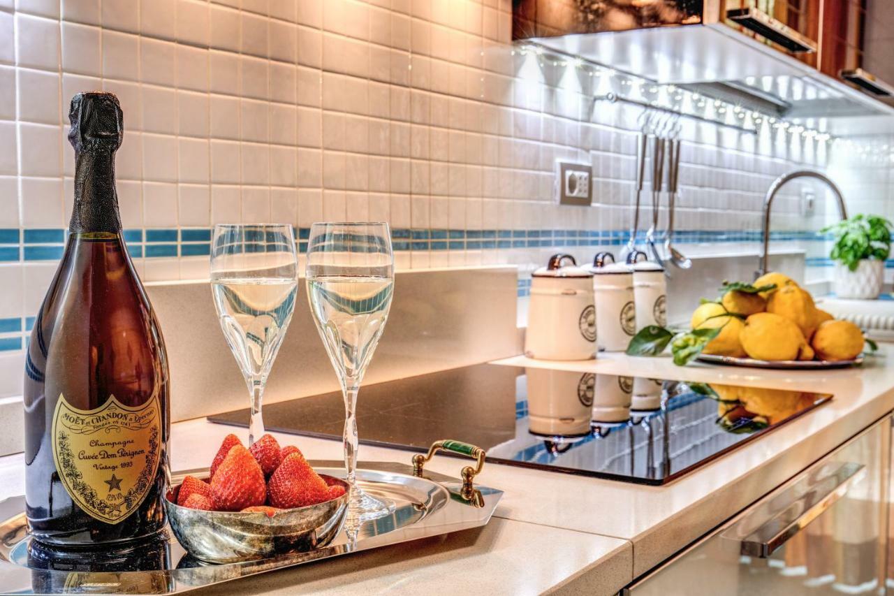 Domus Vittoria - The Luxury Quintessence Apartment Sorrento Luaran gambar