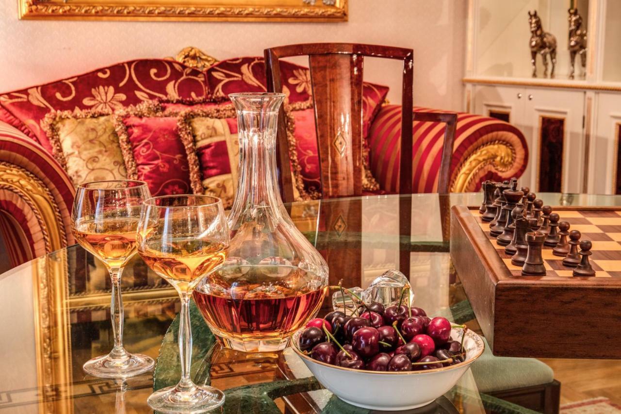 Domus Vittoria - The Luxury Quintessence Apartment Sorrento Luaran gambar