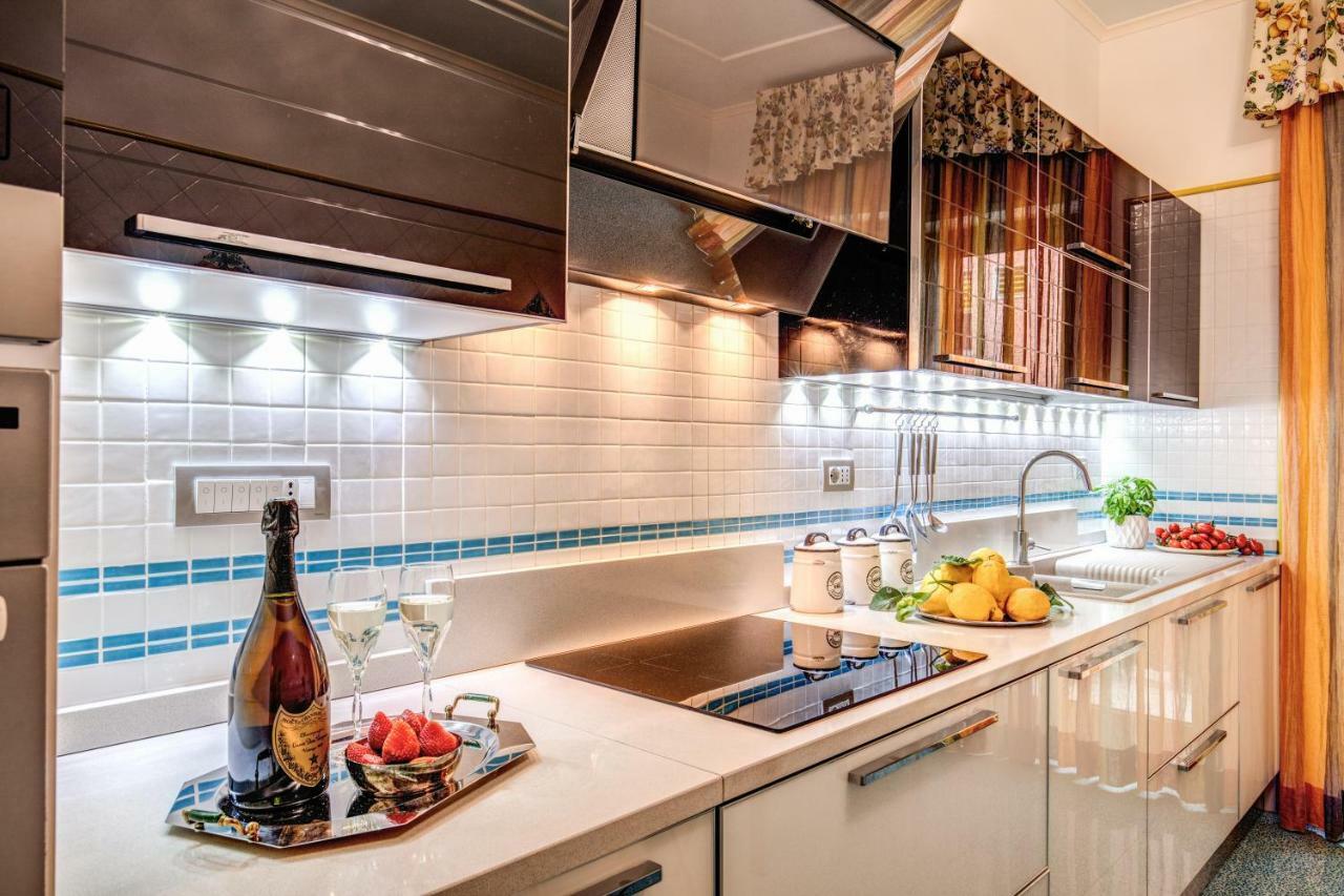 Domus Vittoria - The Luxury Quintessence Apartment Sorrento Luaran gambar