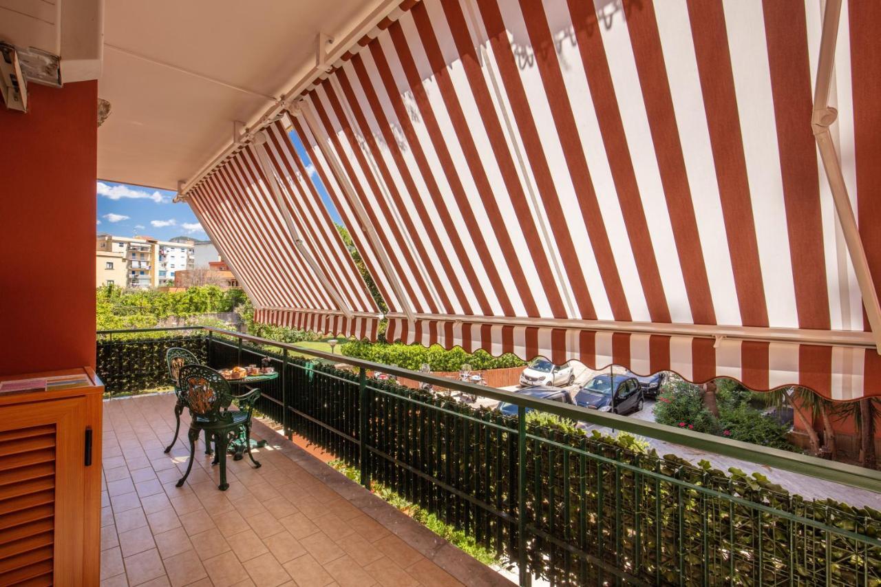 Domus Vittoria - The Luxury Quintessence Apartment Sorrento Luaran gambar
