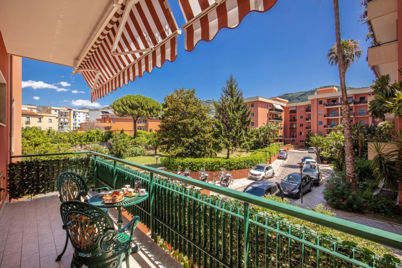 Domus Vittoria - The Luxury Quintessence Apartment Sorrento Luaran gambar