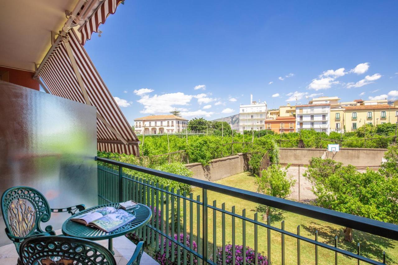 Domus Vittoria - The Luxury Quintessence Apartment Sorrento Luaran gambar